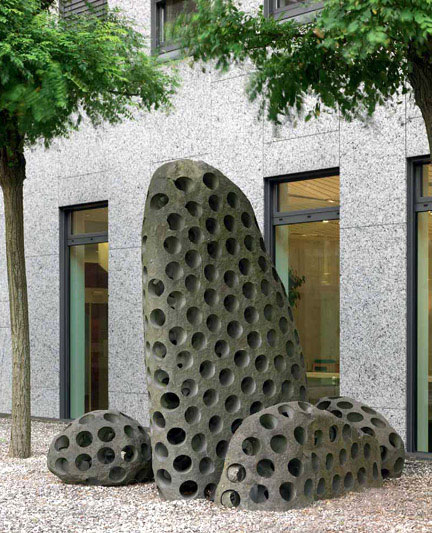 Tony Cragg, Boulders, 1992, granite, 4 parts, Height 50-200 cm ©VG Bild-Kunst, Bonn