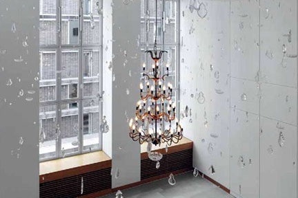 Albrecht Schäfer, Chandelier, 2009, crystal chandelier, stainless-steel cable, 447 x 705 x 290 cm ©Albrecht Schäfer
