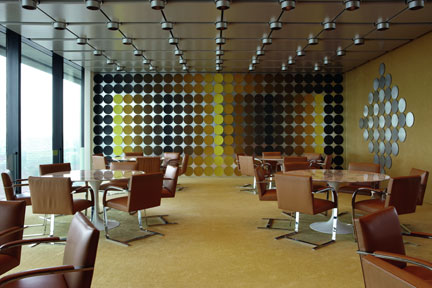 Victor Vasarely, Interior design for dining room, 1972, Plastic and metal ©VG Bild-Kunst, Bonn