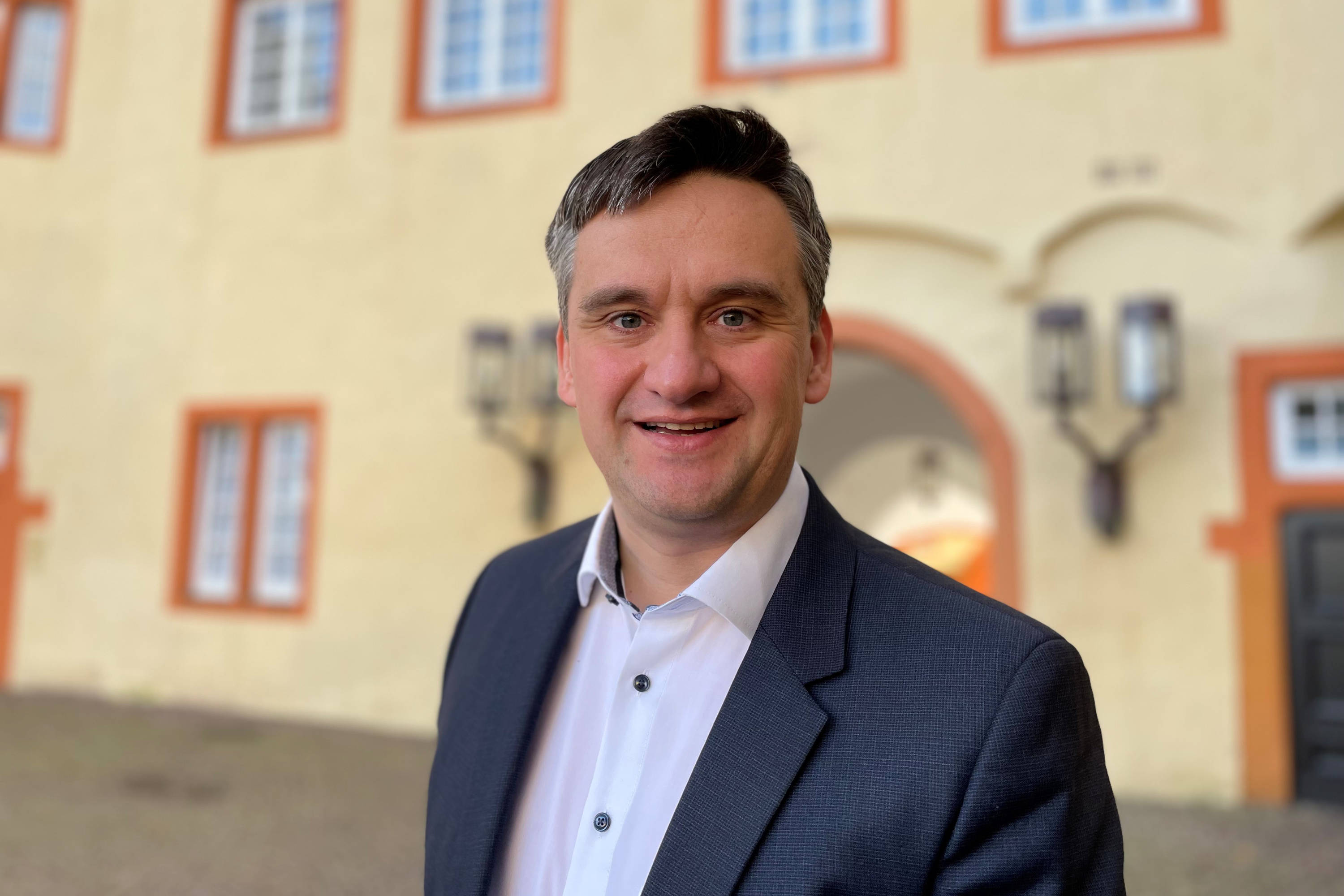 Foto von Prof. Dr. Christopher Priberny, Dozent der Hochschule der Deutschen Bundesbank ©Benedikt Stahl